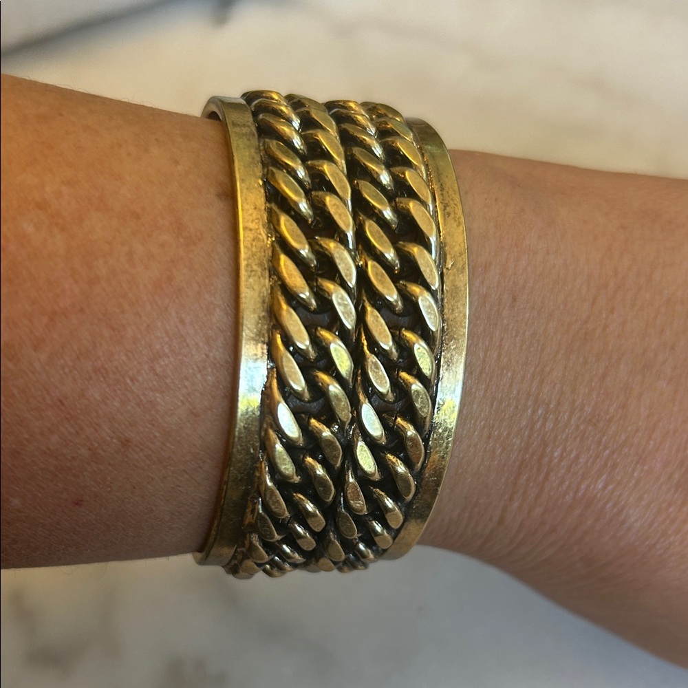 Lucky Brand Thick Brass Chain Cuff Bracelet.